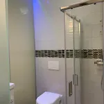 Guest house Executive Single With En-suite In Centre