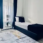 Executive Single With En-suite In Centre Guest house
