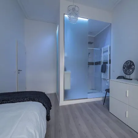 Guest house Executive Single With En-suite In Centre 3*
