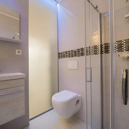 Executive Single With En-suite In Centre Guest house