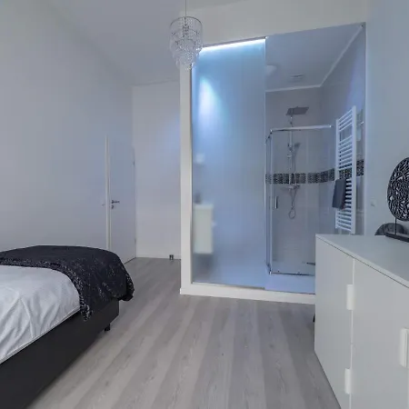 Pensjonat Executive Single With En-suite In Centre