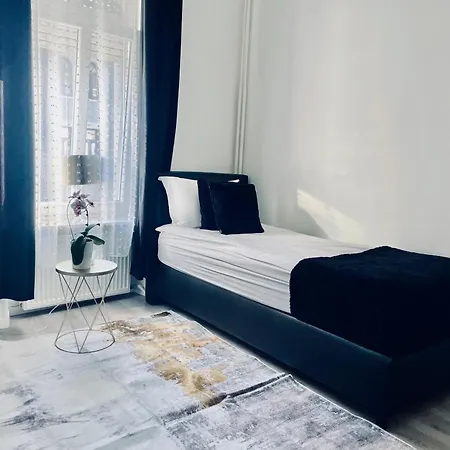 Executive Single With En-suite In Centre Pensjonat