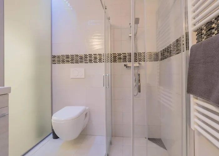 Executive Single With En-suite In Centre Luxemburg