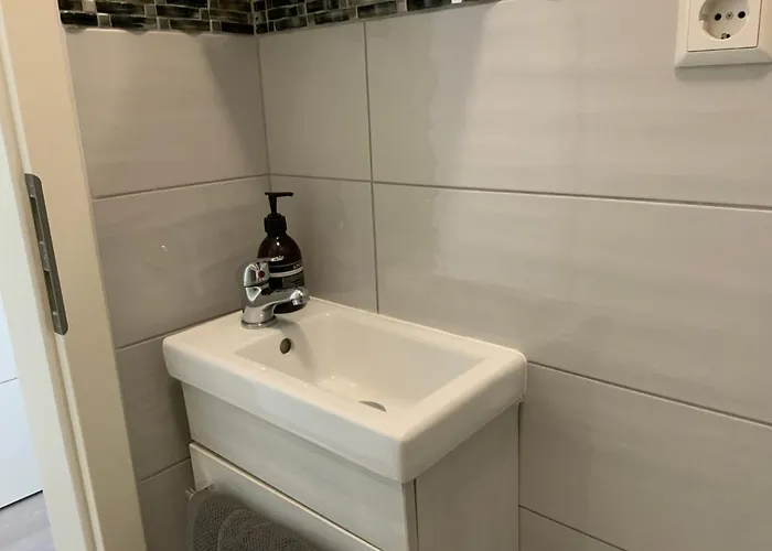 Executive Single With En-suite In Centre Luxemburg